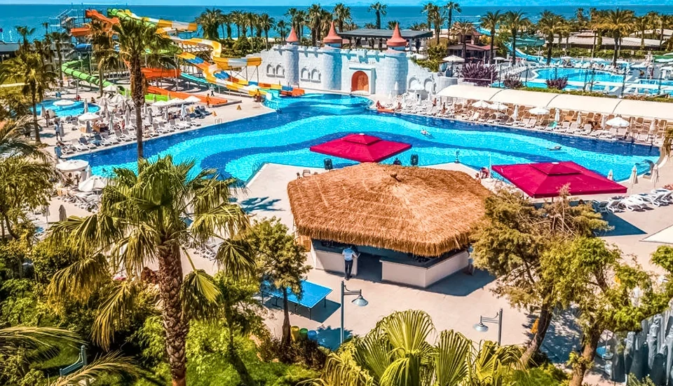 هتل بلک بیچ ریزورت آنتالیا